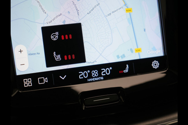 Volvo XC60 T8 AWD Inscription Plug In Hybrid 391pk Dealer O.H. PHEV | Trekhaak Af Fabriek | Luchtvering | Head Up | Adaptive Cruise | 360 Camera | Harman&Kardon | Lederen Sportstoelen Memory & Verwarmd | Google Assistent | App