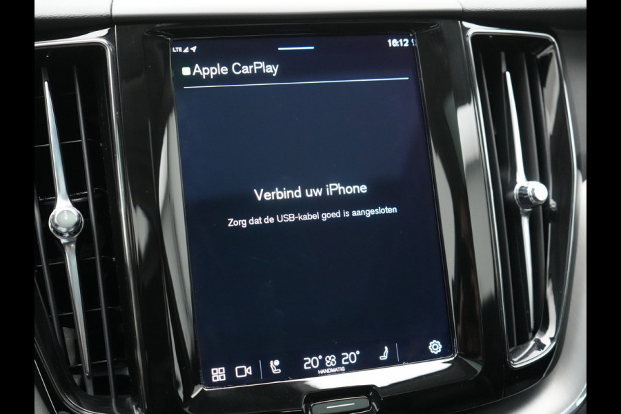 Volvo XC60 T8 AWD Inscription Plug In Hybrid 391pk Dealer O.H. PHEV | Trekhaak Af Fabriek | Luchtvering | Head Up | Adaptive Cruise | 360 Camera | Harman&Kardon | Lederen Sportstoelen Memory & Verwarmd | Google Assistent | App