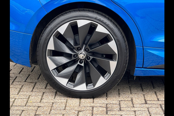 Škoda ENYAQ iV 60 Sportline * SoH 89% * Trekhaak * Camera * Elek. Klep * 21 inch velgen *