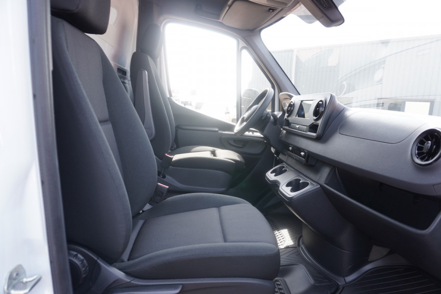 Mercedes-Benz Sprinter 319 CDI 191PK Bakwagen met laadklep Automaat Nr. V068 | Airco | Cruise | Apple-Android