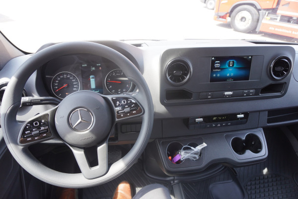 Mercedes-Benz Sprinter 319 CDI 191PK Bakwagen met laadklep Automaat Nr. V068 | Airco | Cruise | Apple-Android