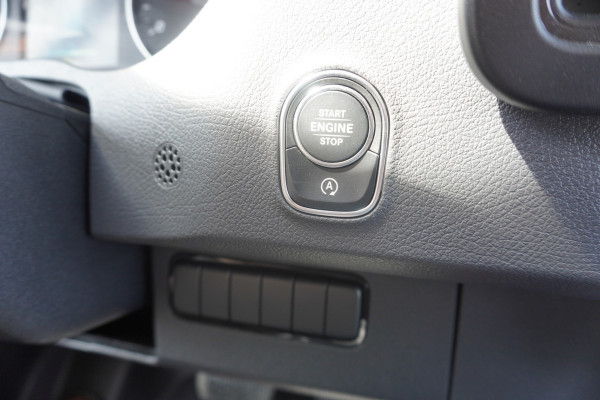 Mercedes-Benz Sprinter 319 CDI 191PK Bakwagen met laadklep Automaat Nr. V068 | Airco | Cruise | Apple-Android