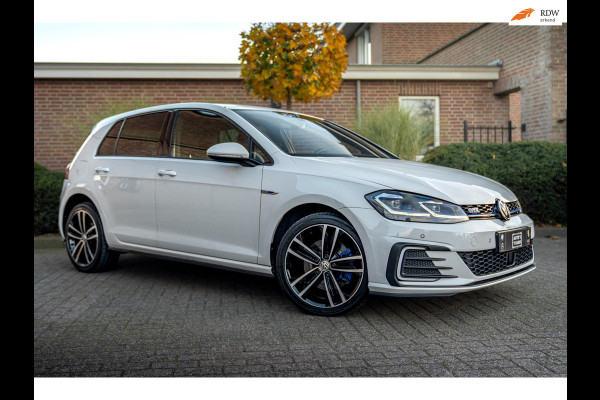Volkswagen Golf 1.4 GTE PHEV 204 PK Adaptive Virtual Cockpit Camera Keyless 18''