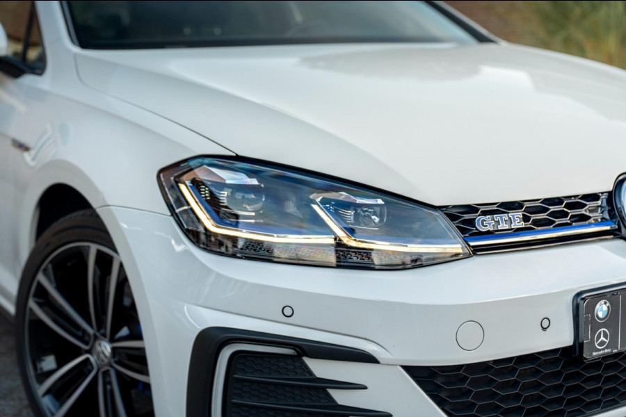 Volkswagen Golf 1.4 GTE PHEV 204 PK Adaptive Virtual Cockpit Camera Keyless 18''