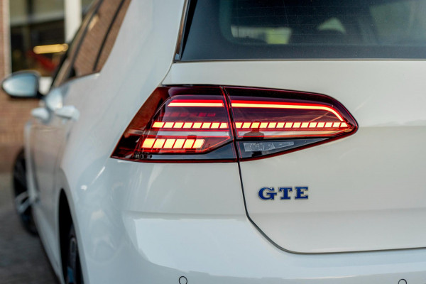 Volkswagen Golf 1.4 GTE PHEV 204 PK Adaptive Virtual Cockpit Camera Keyless 18''