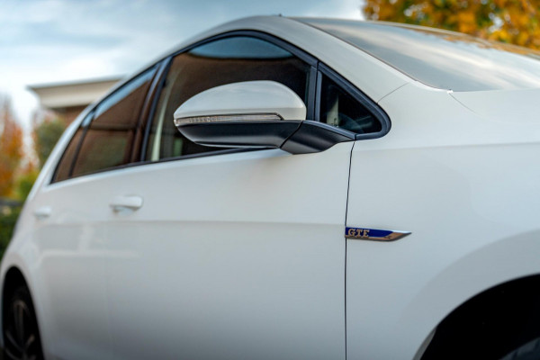 Volkswagen Golf 1.4 GTE PHEV 204 PK Adaptive Virtual Cockpit Camera Keyless 18''