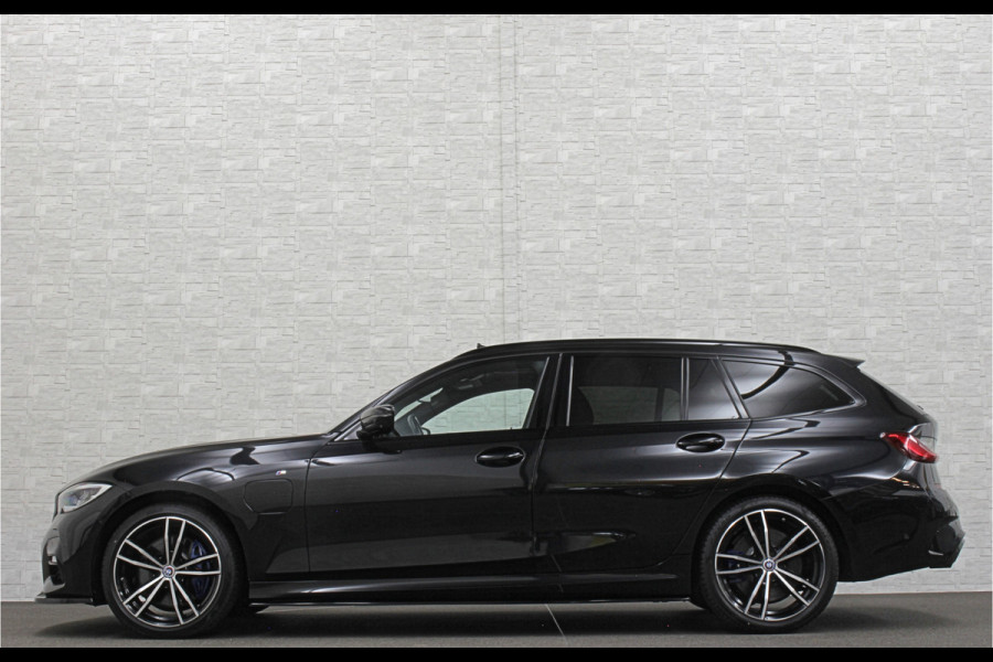 BMW 3 Serie Touring 330e 292PK xDrive M-Sport Pro | 360 Camera | ACC | Panorama | Laser-LED | Leder | M-Sportremmen | Head-Up | Keyless-Entry | Sfeerverlichting | 4-Zone Clima | Stuurverwarming | Dodehoek | Rij-Assistent Prof. | Carplay | Draadloos Laden | Getint Glas |