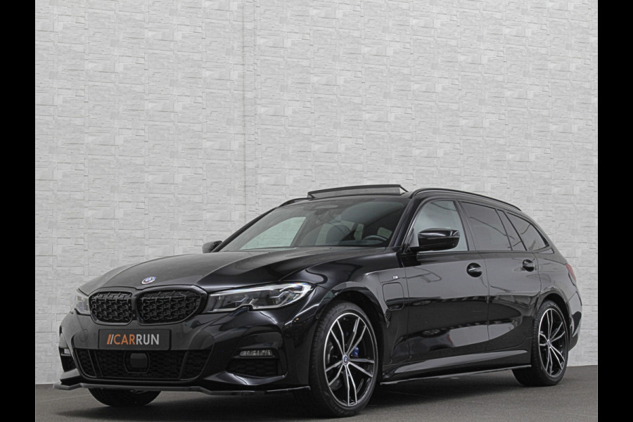 BMW 3 Serie Touring 330e 292PK xDrive M-Sport Pro | 360 Camera | ACC | Panorama | Laser-LED | Leder | M-Sportremmen | Head-Up | Keyless-Entry | Sfeerverlichting | 4-Zone Clima | Stuurverwarming | Dodehoek | Rij-Assistent Prof. | Carplay | Draadloos Laden | Getint Glas |
