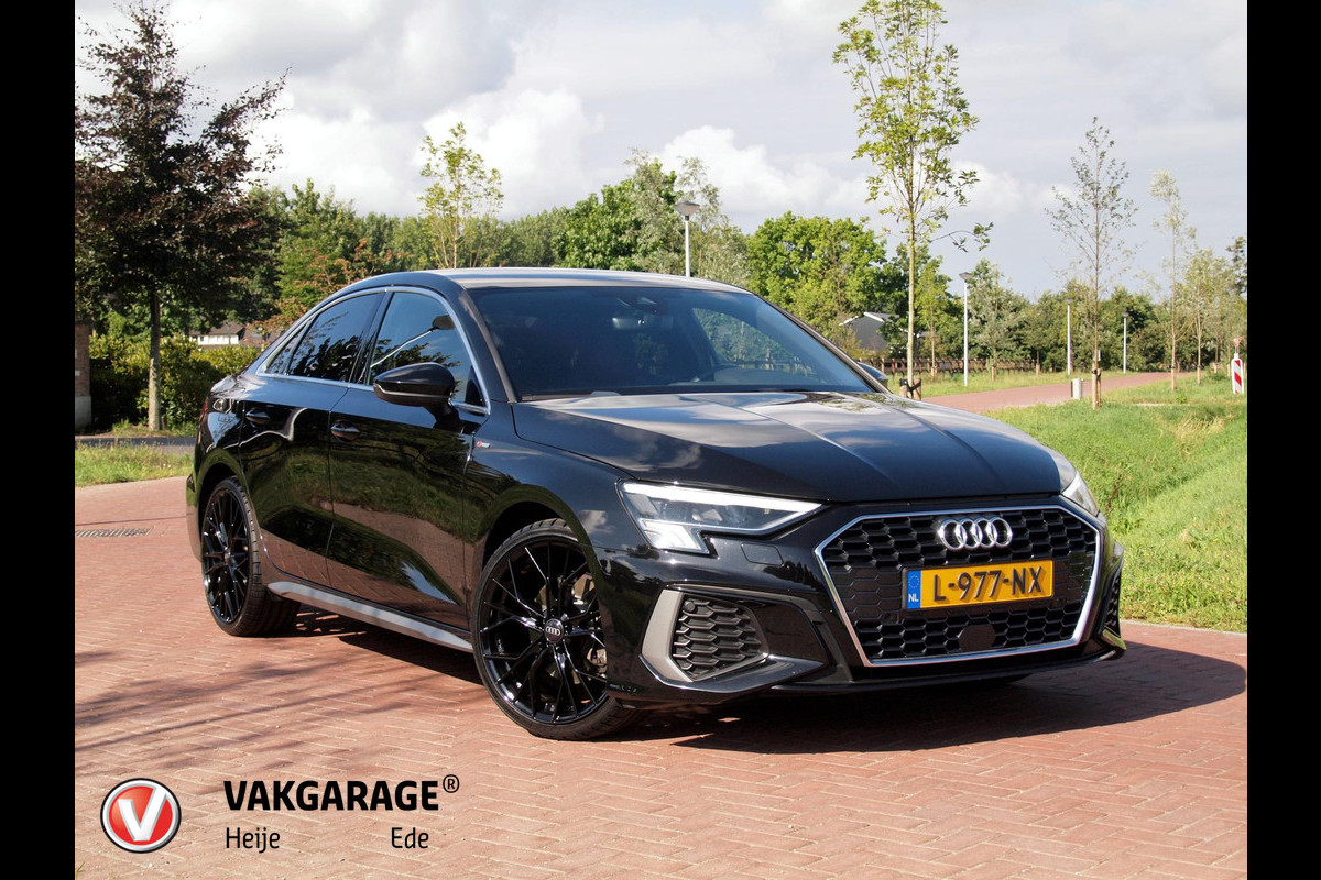 Audi A3 Limousine 35 TFSI S edition Dubbele S-line | Apple Carplay | Nederlandse Auto | Trekhaak |