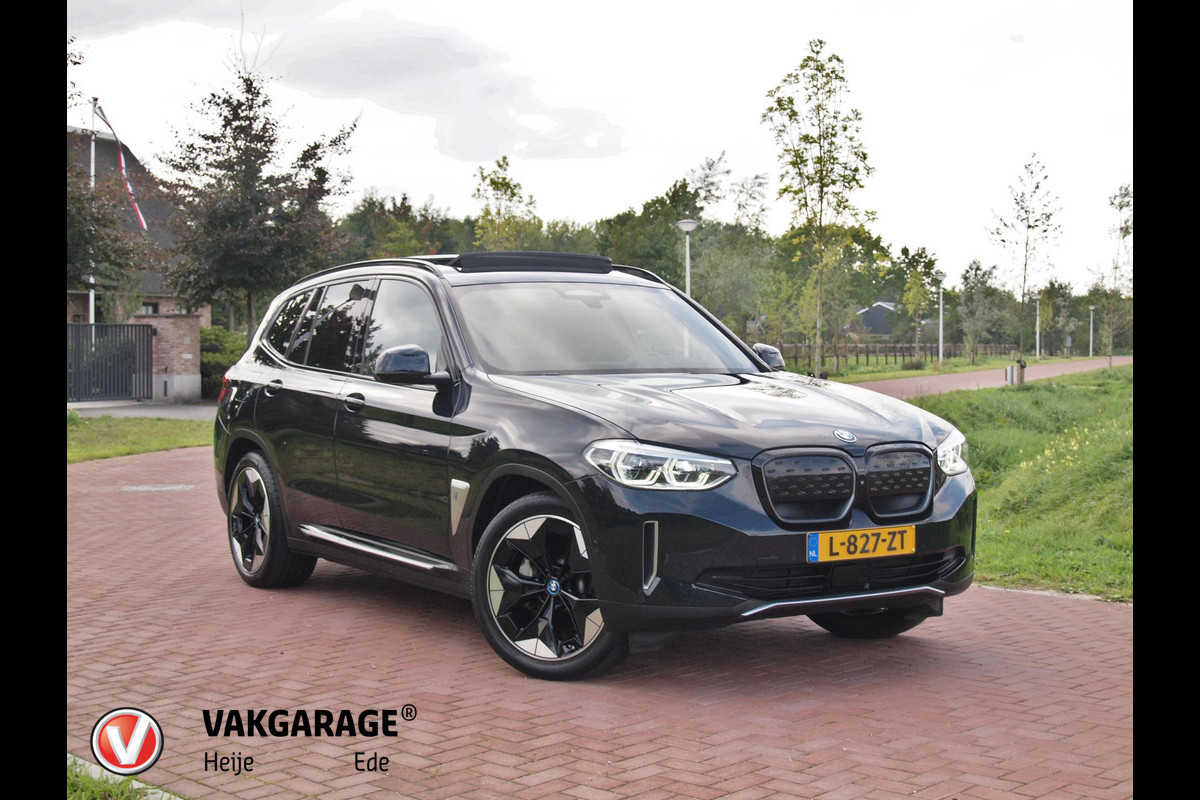 BMW iX3 High Executive 80 kWh | Panoramadak | Camera | Harman Kardon | Cruise Control | Head-up display |