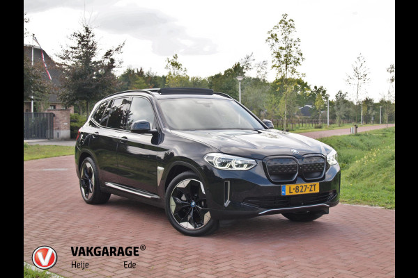 BMW iX3 High Executive 80 kWh | Panoramadak | Camera | Harman Kardon | Cruise Control | Head-up display |