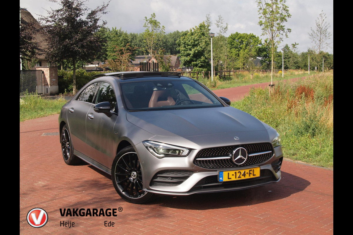 Mercedes-Benz CLA-Klasse 250 e Premium Plus | Panoramadak | Lederen Bekleding | Burmester | 360°-camera | NL-Auto |