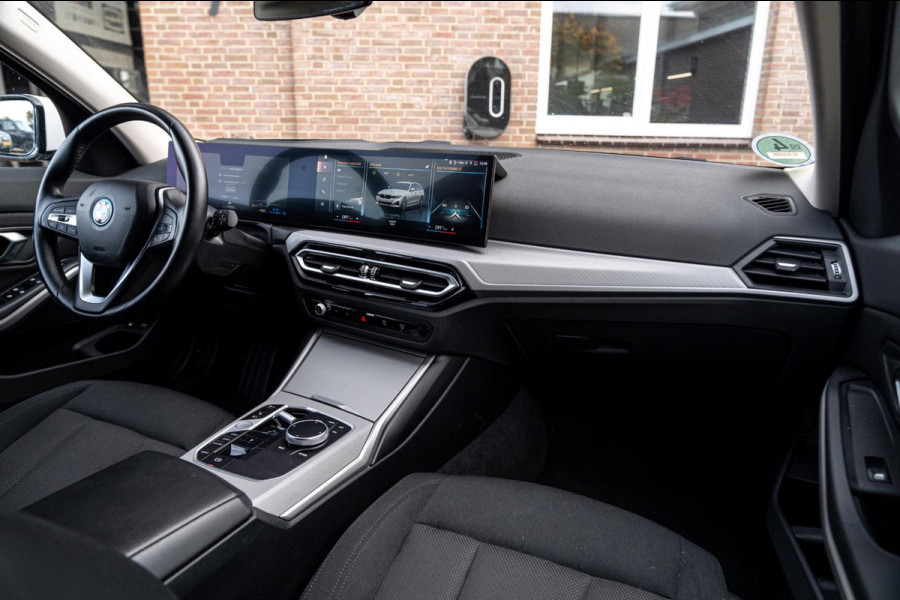 BMW 3 Serie Touring 320e MY 2023 204 PK 1e Eig Dealer o.h Carplay LED Head-Up 19'