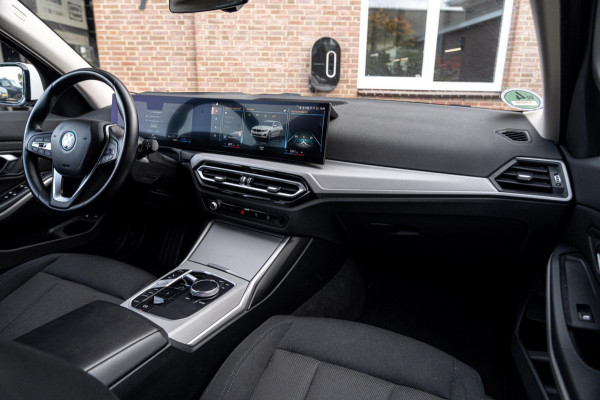 BMW 3 Serie Touring 320e MY 2023 204 PK 1e Eig Dealer o.h Carplay LED Head-Up 19'