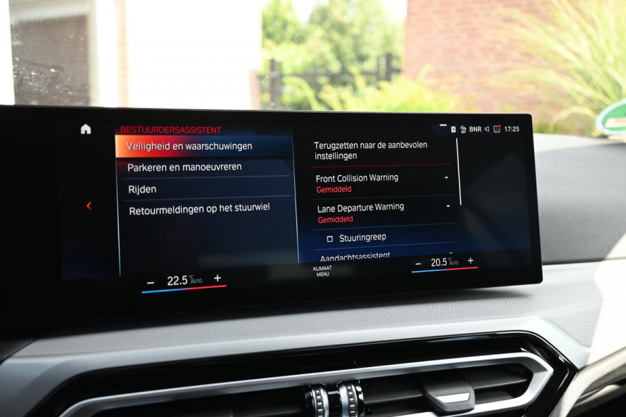 BMW 3 Serie Touring 320e MY 2023 204 PK 1e Eig Dealer o.h Carplay LED Head-Up 19'