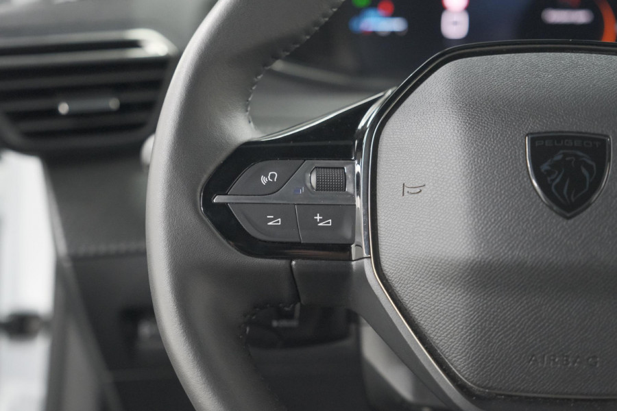 Peugeot 2008 PureTech 100 Allure | Camera | Navigatie | Parkeersensoren | Apple Carplay