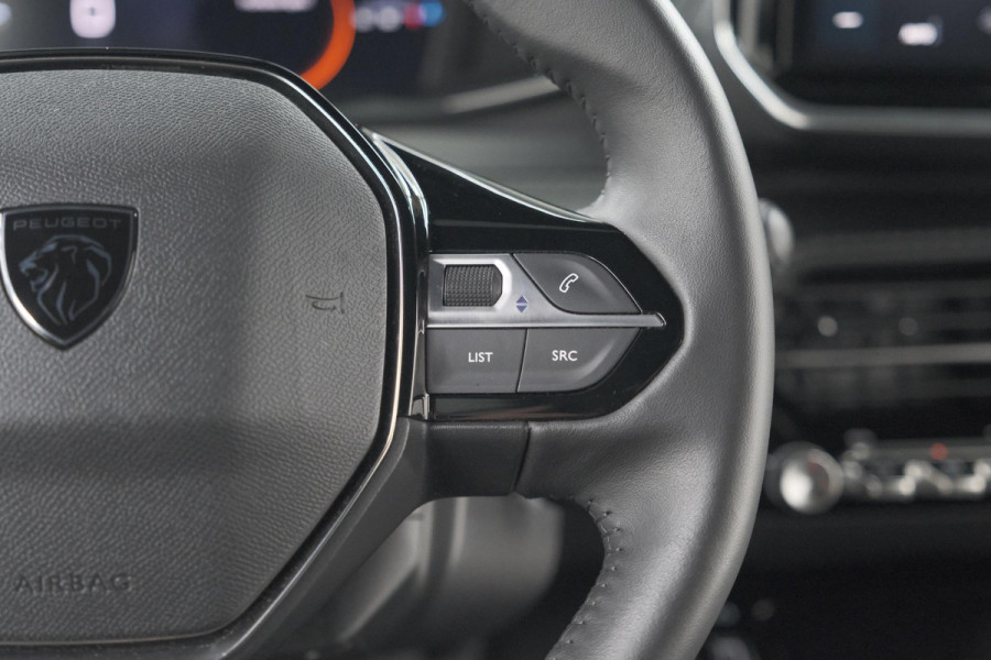 Peugeot 2008 PureTech 100 Allure | Camera | Navigatie | Parkeersensoren | Apple Carplay