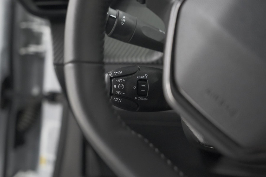 Peugeot 2008 PureTech 100 Allure | Camera | Navigatie | Parkeersensoren | Apple Carplay