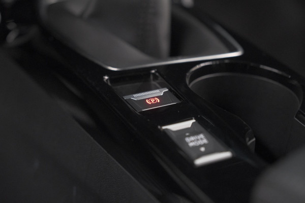 Peugeot 2008 PureTech 100 Allure | Camera | Navigatie | Parkeersensoren | Apple Carplay