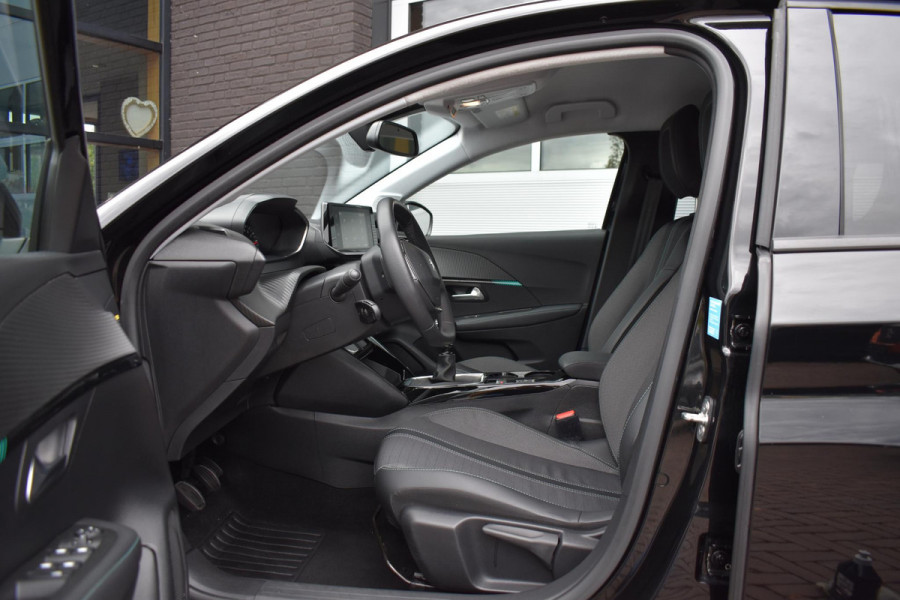 Peugeot 208 1.2 PureTech 100PK Allure Pack | Carplay | Camera | Keyless | Stoelverw. | Incl. garantie
