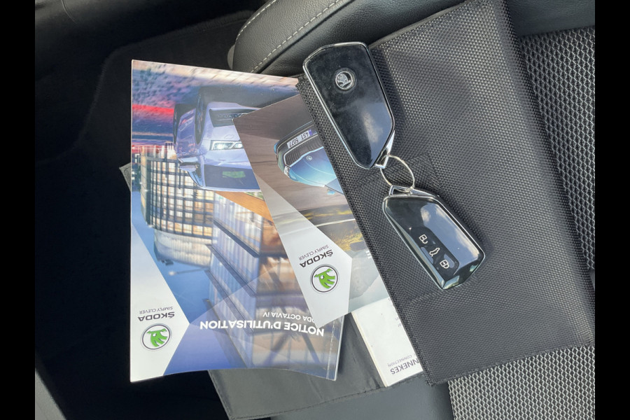 Škoda Octavia Combi 1.4 TSI iV PHEV Business Edition Plus Pano.dak Stoel/Stuurverw Sfeerverl Blue Beauty