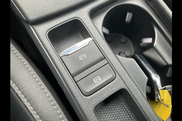 Škoda Octavia Combi 1.4 TSI iV PHEV Business Edition Plus Pano.dak Stoel/Stuurverw Sfeerverl Blue Beauty