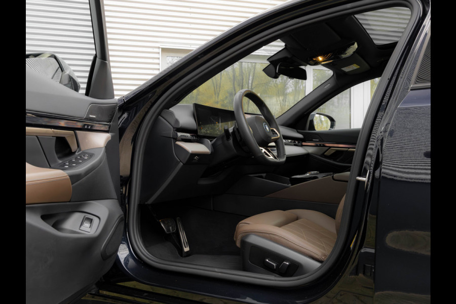 BMW 5 Serie Touring 550e xDrive M-Sport Pro - Pano - Onderstel Prof - Driving Ass Plus - Harman Kardon