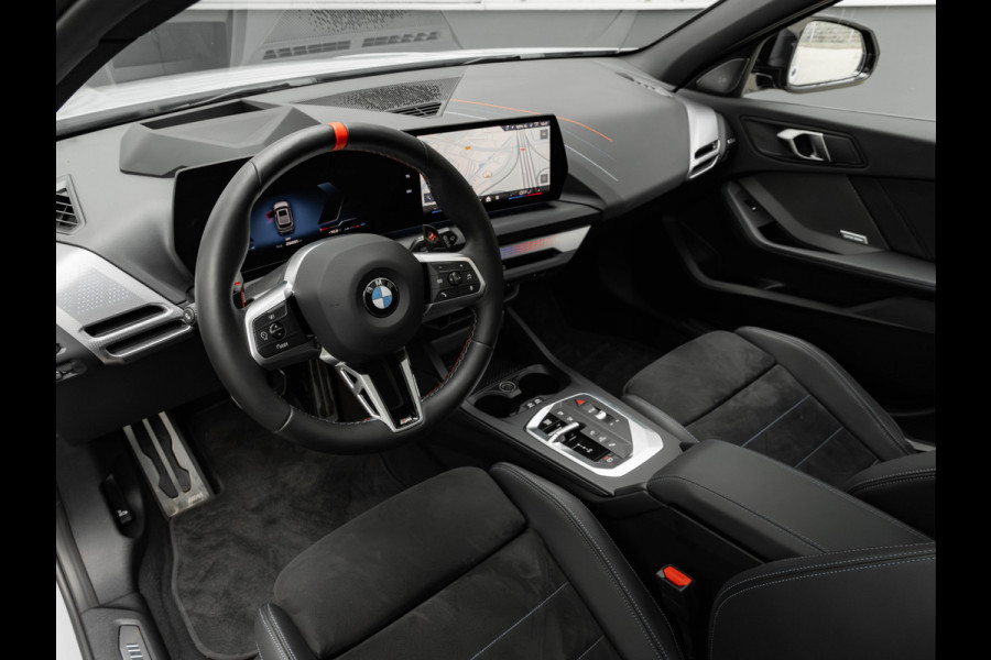 BMW 1-serie M135 xDrive - M-Sport Pro - Pano - Head-up - Memoryzetels - ACC - Harman Kardon