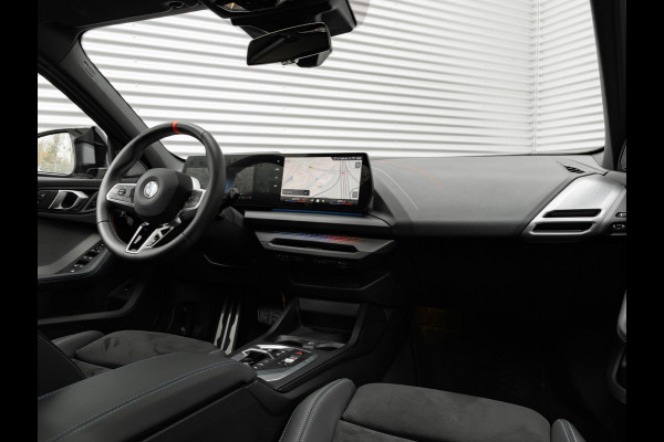 BMW 1-serie M135 xDrive - M-Sport Pro - Pano - Head-up - Memoryzetels - ACC - Harman Kardon