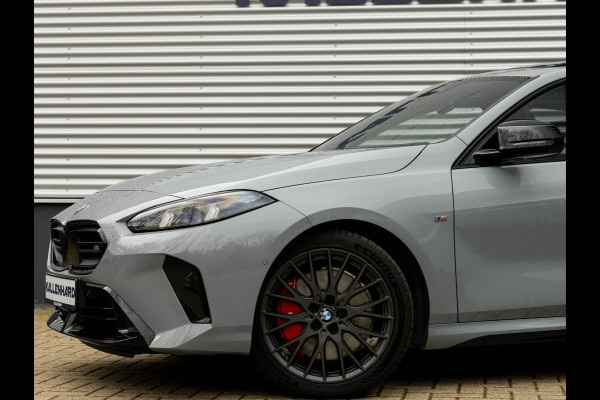 BMW 1-serie M135 xDrive - M-Sport Pro - Pano - Head-up - Memoryzetels - ACC - Harman Kardon