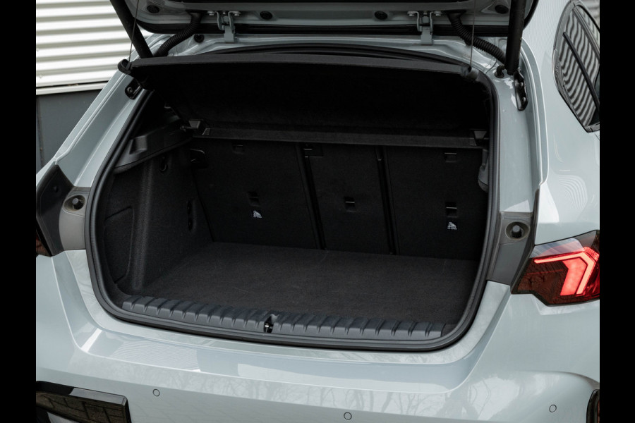 BMW 1-serie M135 xDrive - M-Sport Pro - Pano - Head-up - Memoryzetels - ACC - Harman Kardon