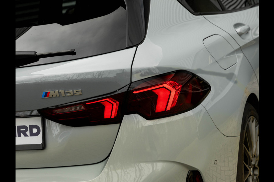 BMW 1-serie M135 xDrive - M-Sport Pro - Pano - Head-up - Memoryzetels - ACC - Harman Kardon