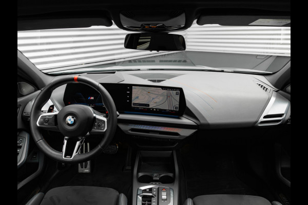 BMW 1-serie M135 xDrive - M-Sport Pro - Pano - Head-up - Memoryzetels - ACC - Harman Kardon