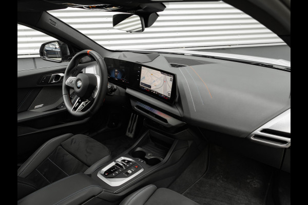 BMW 1-serie M135 xDrive - M-Sport Pro - Pano - Head-up - Memoryzetels - ACC - Harman Kardon