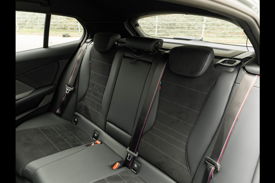 BMW 1-serie M135 xDrive - M-Sport Pro - Pano - Head-up - Memoryzetels - ACC - Harman Kardon