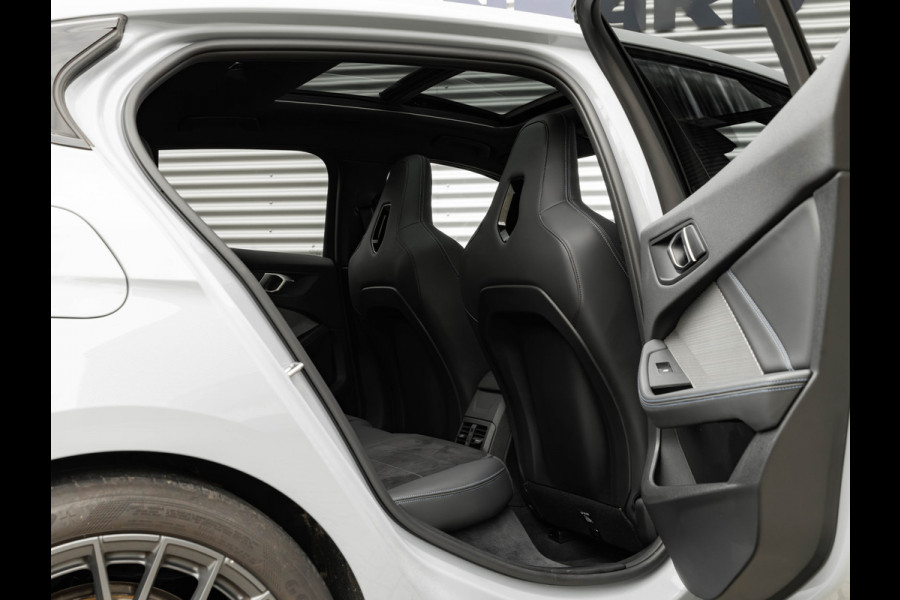 BMW 1-serie M135 xDrive - M-Sport Pro - Pano - Head-up - Memoryzetels - ACC - Harman Kardon
