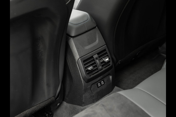 BMW 1-serie M135 xDrive - M-Sport Pro - Pano - Head-up - Memoryzetels - ACC - Harman Kardon