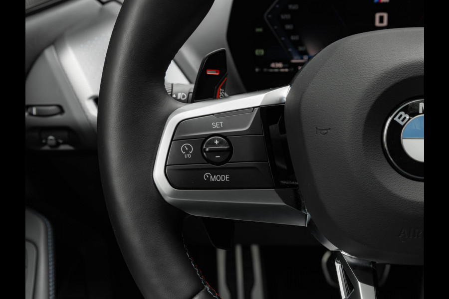 BMW 1-serie M135 xDrive - M-Sport Pro - Pano - Head-up - Memoryzetels - ACC - Harman Kardon