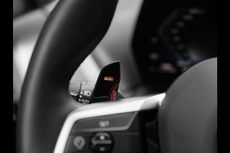 BMW 1-serie M135 xDrive - M-Sport Pro - Pano - Head-up - Memoryzetels - ACC - Harman Kardon