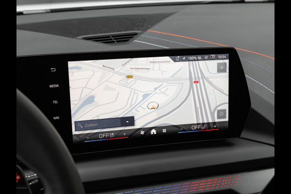 BMW 1-serie M135 xDrive - M-Sport Pro - Pano - Head-up - Memoryzetels - ACC - Harman Kardon