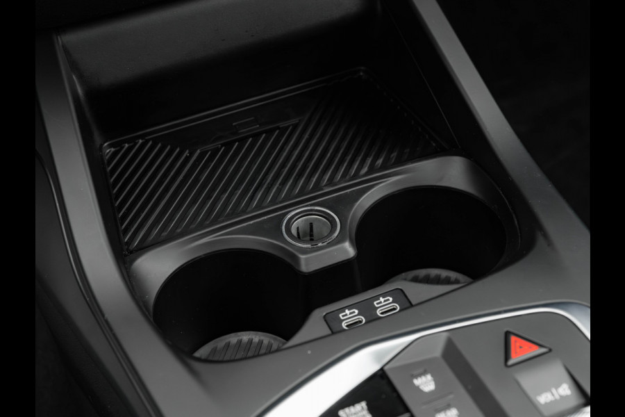 BMW 1-serie M135 xDrive - M-Sport Pro - Pano - Head-up - Memoryzetels - ACC - Harman Kardon