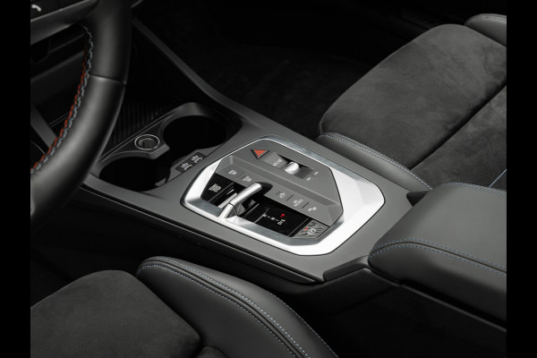 BMW 1-serie M135 xDrive - M-Sport Pro - Pano - Head-up - Memoryzetels - ACC - Harman Kardon