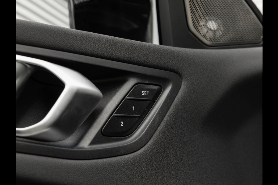 BMW 1-serie M135 xDrive - M-Sport Pro - Pano - Head-up - Memoryzetels - ACC - Harman Kardon