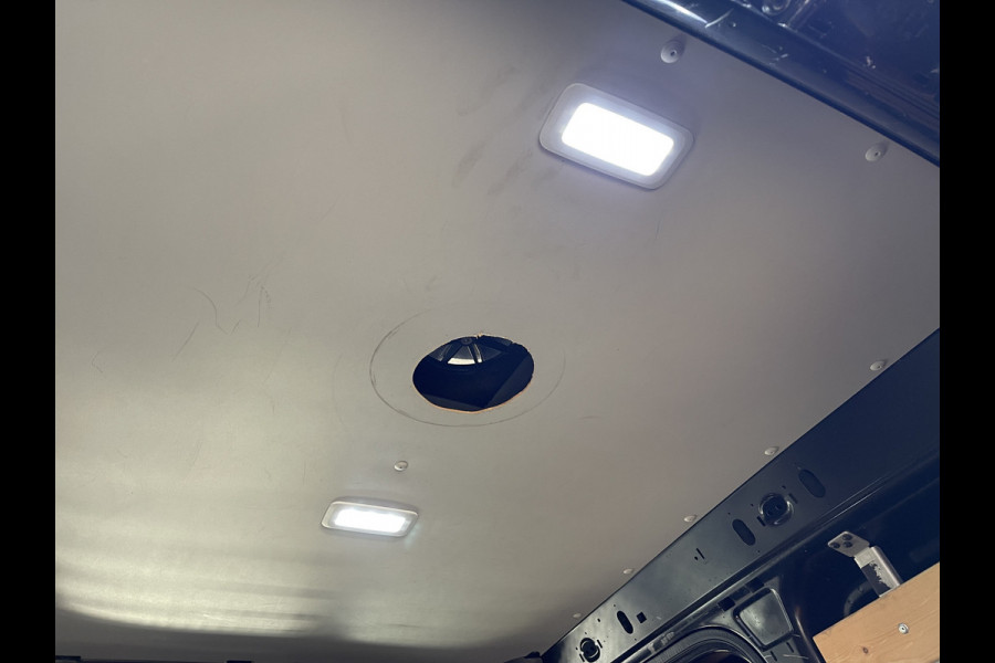 Volkswagen Caddy 2.0 TDI L1H1 BMT Economy Business / vaste prijs rijklaar € 9.950 ex btw / lease vanaf € 201 / airco / 17 Inch lichtmetalen velgen / sidebars / trekhaak / euro 6 !