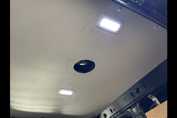 Volkswagen Caddy 2.0 TDI L1H1 BMT Economy Business / vaste prijs rijklaar € 9.950 ex btw / lease vanaf € 201 / airco / 17 Inch lichtmetalen velgen / sidebars / trekhaak / euro 6 !