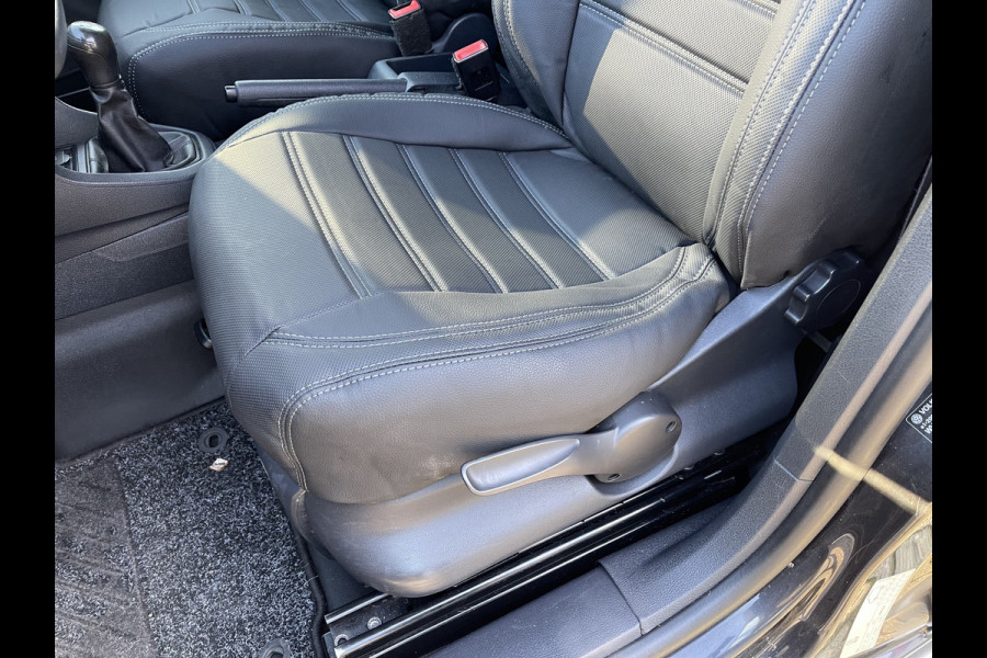 Volkswagen Caddy 2.0 TDI L1H1 BMT Economy Business / vaste prijs rijklaar € 9.950 ex btw / lease vanaf € 201 / airco / 17 Inch lichtmetalen velgen / sidebars / trekhaak / euro 6 !