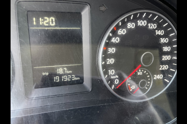 Volkswagen Caddy 2.0 TDI L1H1 BMT Economy Business / vaste prijs rijklaar € 9.950 ex btw / lease vanaf € 201 / airco / 17 Inch lichtmetalen velgen / sidebars / trekhaak / euro 6 !