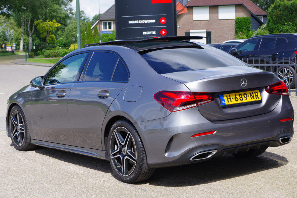 Mercedes-Benz A-Klasse 180 Automaat AMG-Line Business Solution, Panoramadak, LED, Camera, Carplay