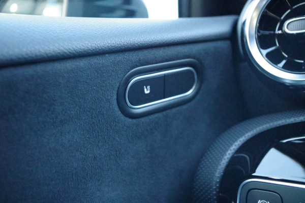 Mercedes-Benz A-Klasse 180 Automaat AMG-Line Business Solution, Panoramadak, LED, Camera, Carplay