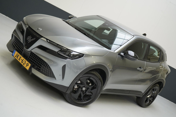 Alfa Romeo junior 1.2 Turbo Hybrid Ibrida Speciale | Pack Techno | Adaptive | Navigatie | Achteruitrijcamera